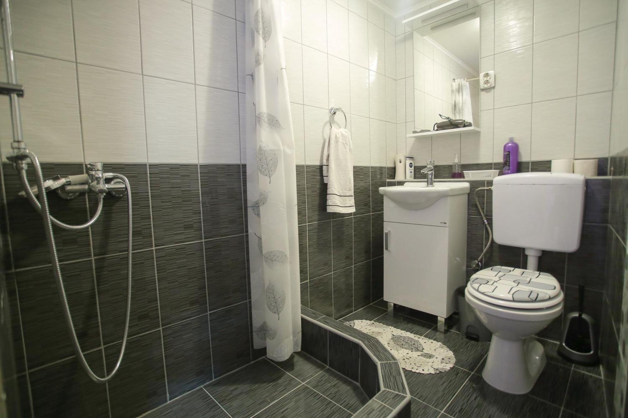 Guesthouse Adi Мостар Екстериор снимка