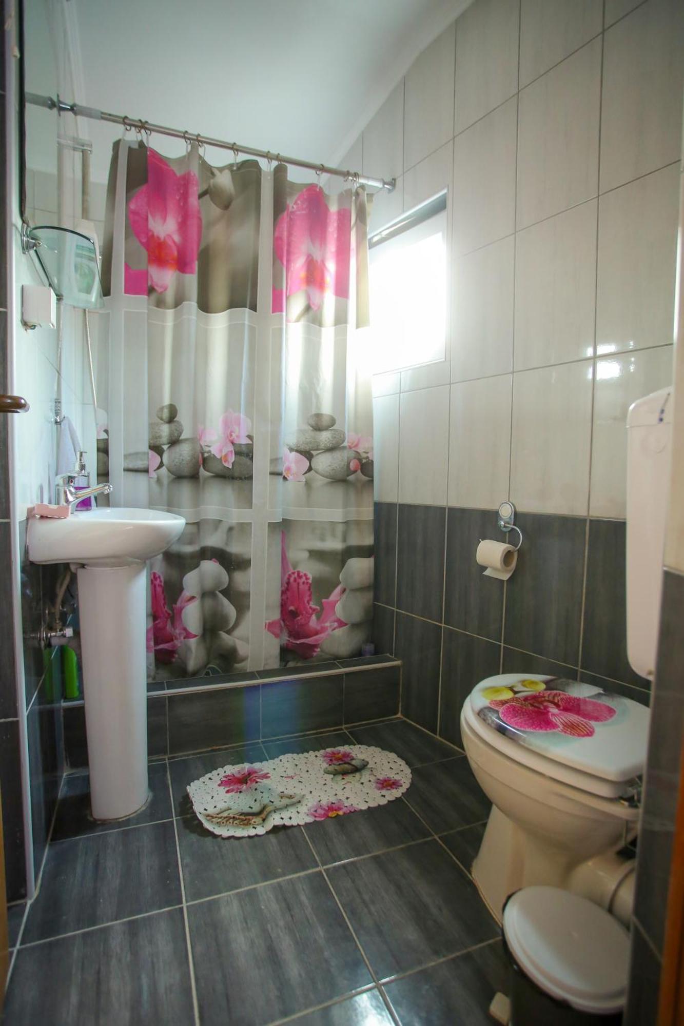 Guesthouse Adi Мостар Екстериор снимка